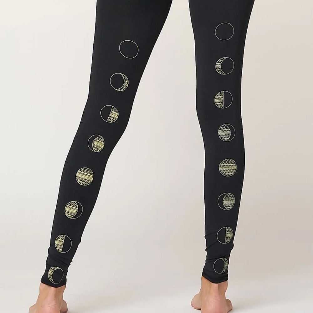 Teeki Moon Dance Black Hot Pant Yoga Leggings